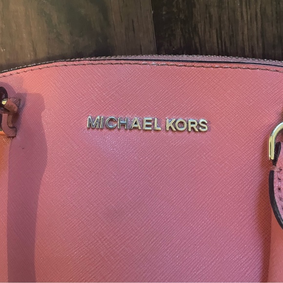 Michael Kors bag with strap - Picture 2 of 6